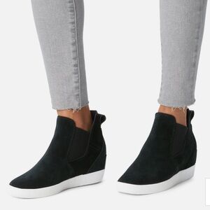 Sorel Out N About Women's Black Suede Slip-On Ankle Wedge Boots size 7